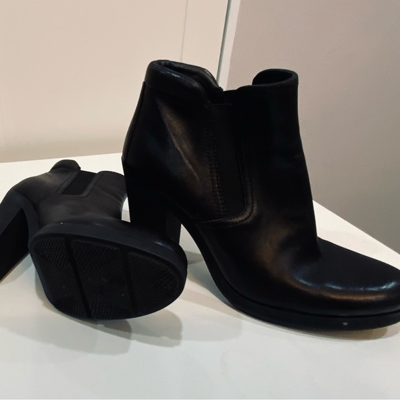 NWOT Y2K unworn Prada boots - Picture 6 of 7